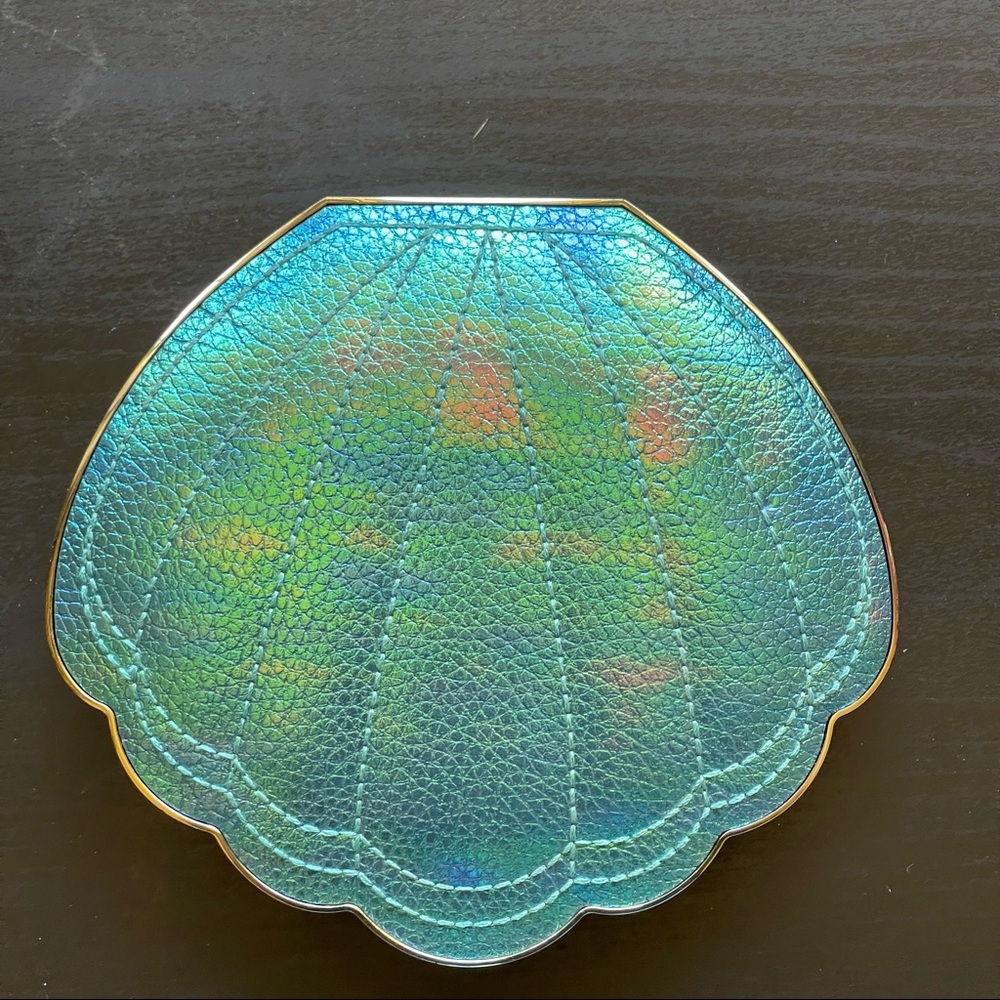 Tarte Be a Mermaid and Make Waves Eyeshadow Palette, Shell Compact - Picture 2 of 4